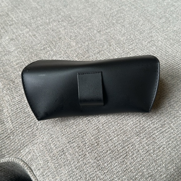 Like new Women’s Ray-Ban Aviator style sunglasses - Picture 10 of 16